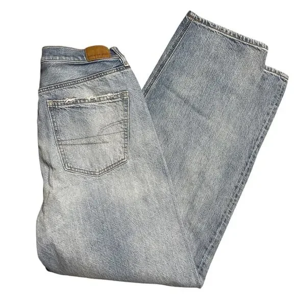 American Eagle Light Wash Ultra High-Waist Baggy Distressed‎ Jeans Size 10 - Picture 4 of 9